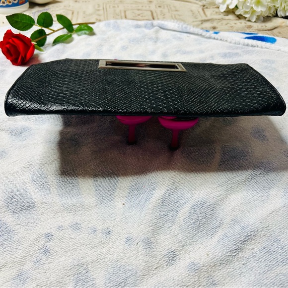 Leather Express Clutch - Picture 9 of 11